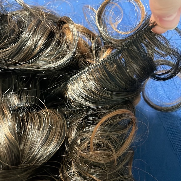 FREE w/ purchase synthetic ponytail extension - Picture 3 of 5